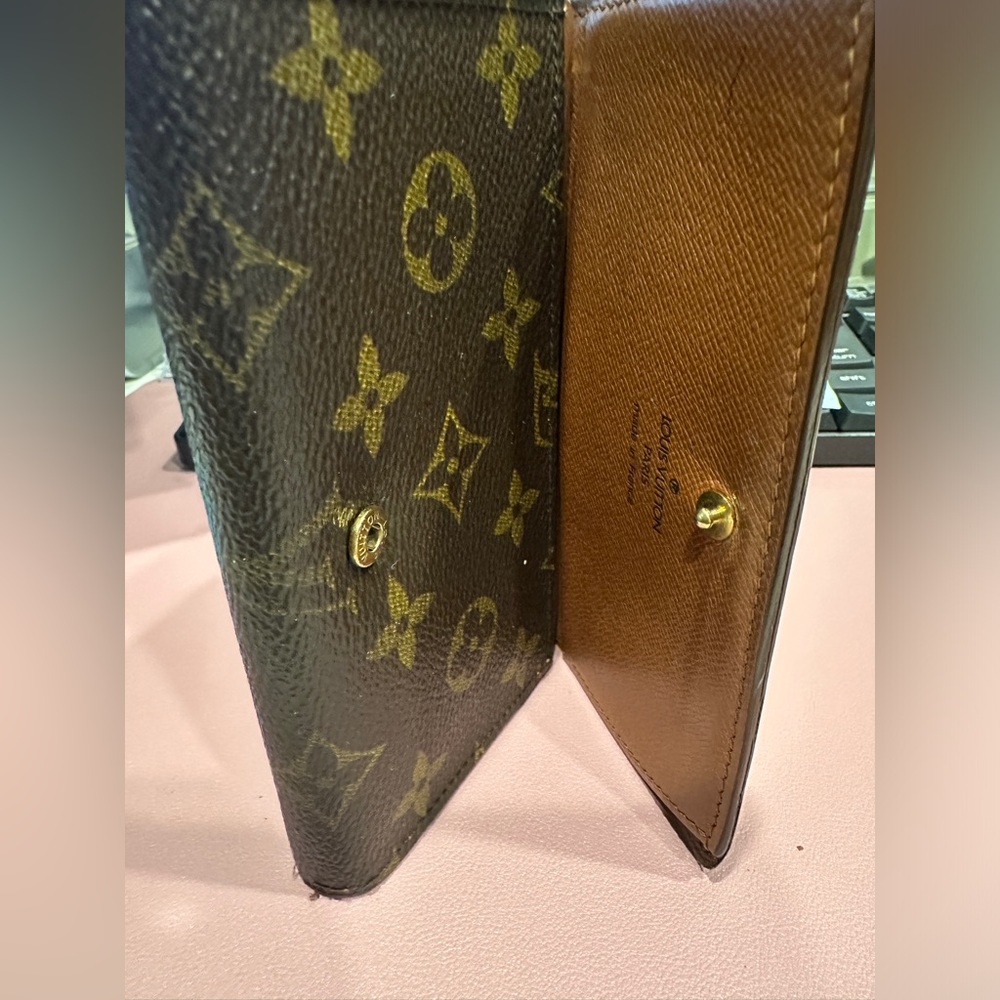 Great Condition - AUTHENTIC LV WALLET - Picture 3 of 13